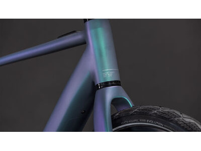 Cube Bikes Editor Hybrid Slt 400x click to zoom image