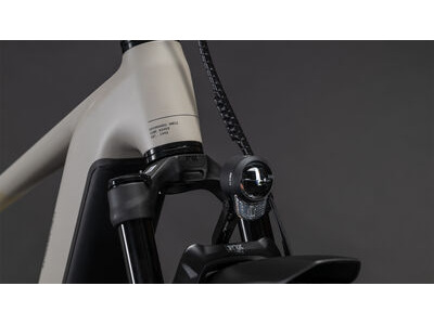 Cube Bikes KATHMANDU HYBRID ONE11 HPC SLT 800 click to zoom image