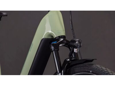 Cube Bikes Kathmandu Hybrid One 800 click to zoom image