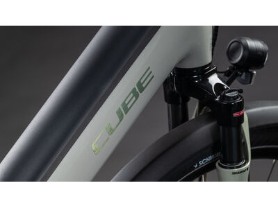 Cube Bikes Supreme Hybrid Deluxe One 600 click to zoom image