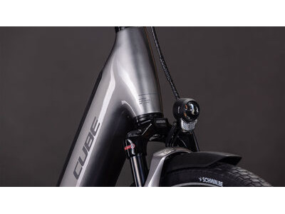 Cube Bikes Supreme Hybrid Deluxe Pro 600 click to zoom image