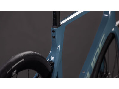 Cube Bikes Agree C:62 One click to zoom image