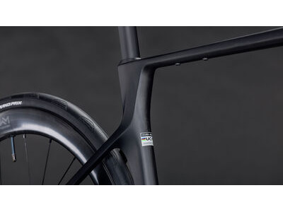 Cube Bikes Agree C:62 Pro click to zoom image