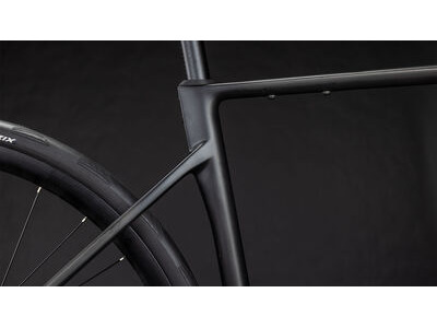 Cube Bikes ATTAIN C:62 RACE click to zoom image