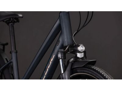 Cube Bikes Touring One click to zoom image