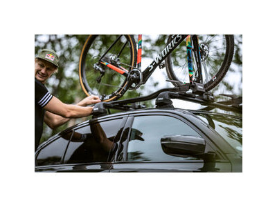 Thule 568 TopRide locking upright cycle carrier click to zoom image